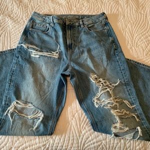 AE boyfriend distressed jeans